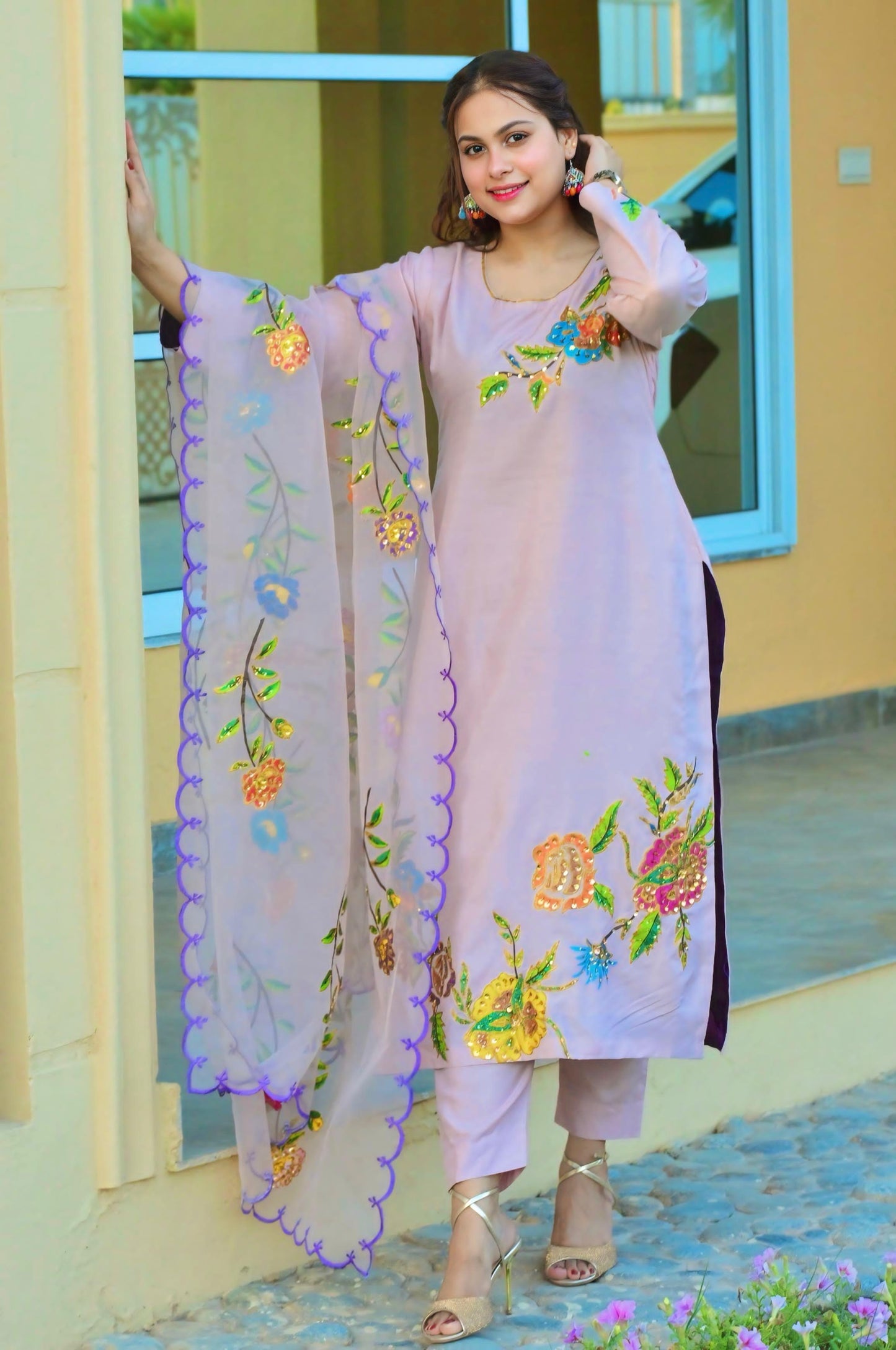 Painted Collection by Libas-e-Mussarat – Where Art Meets Elegance