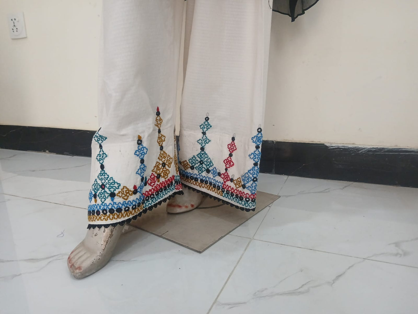 Handmade Embroidered Lawn Cotton Suit with Shesha Work – Fershi Shalwar & Dupatta | Premium Quality