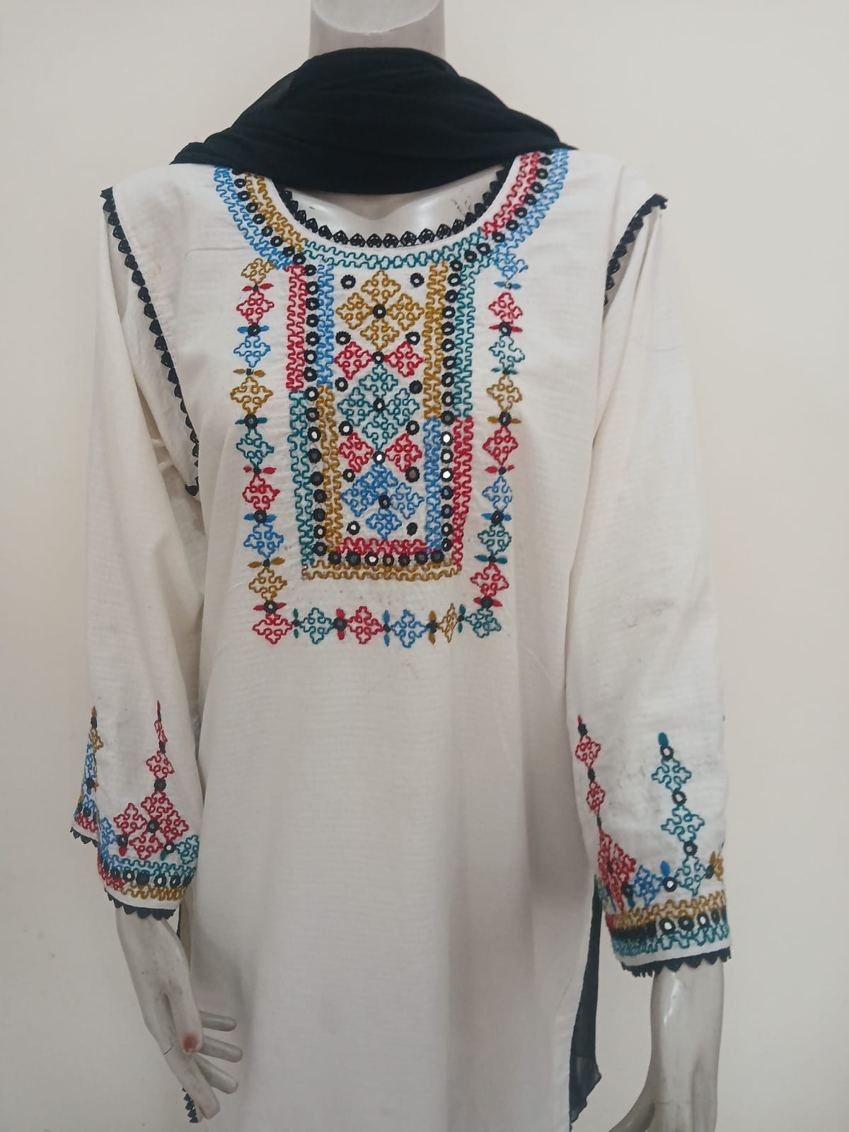 Handmade Embroidered Lawn Cotton Suit with Shesha Work – Fershi Shalwar & Dupatta | Premium Quality