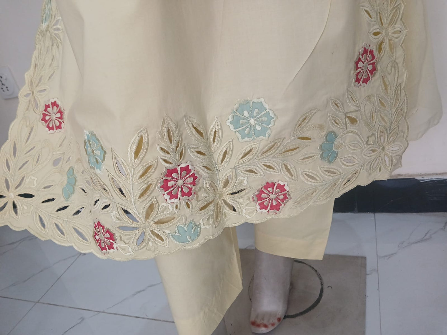 3-Piece Machine Embroidered Lawn Cotton Suit with Cutwork & Appliqué – Premium Quality