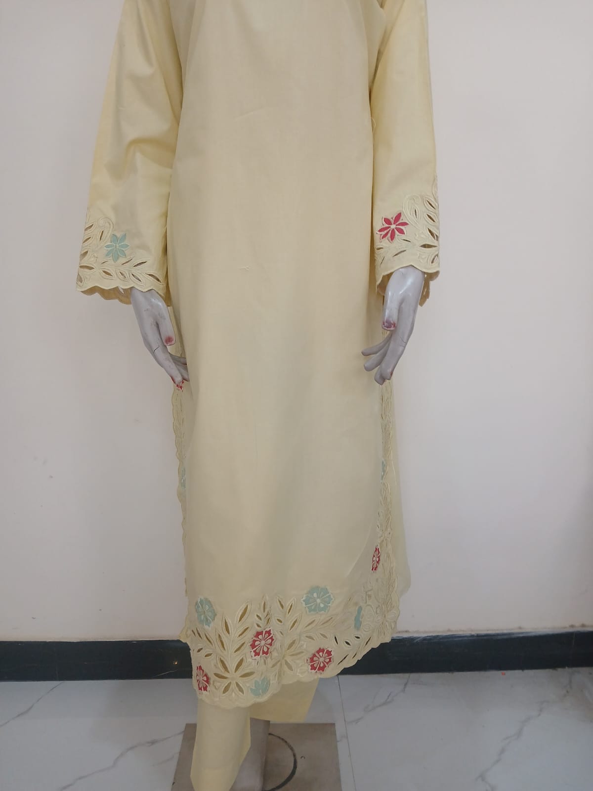 3-Piece Machine Embroidered Lawn Cotton Suit with Cutwork & Appliqué – Premium Quality
