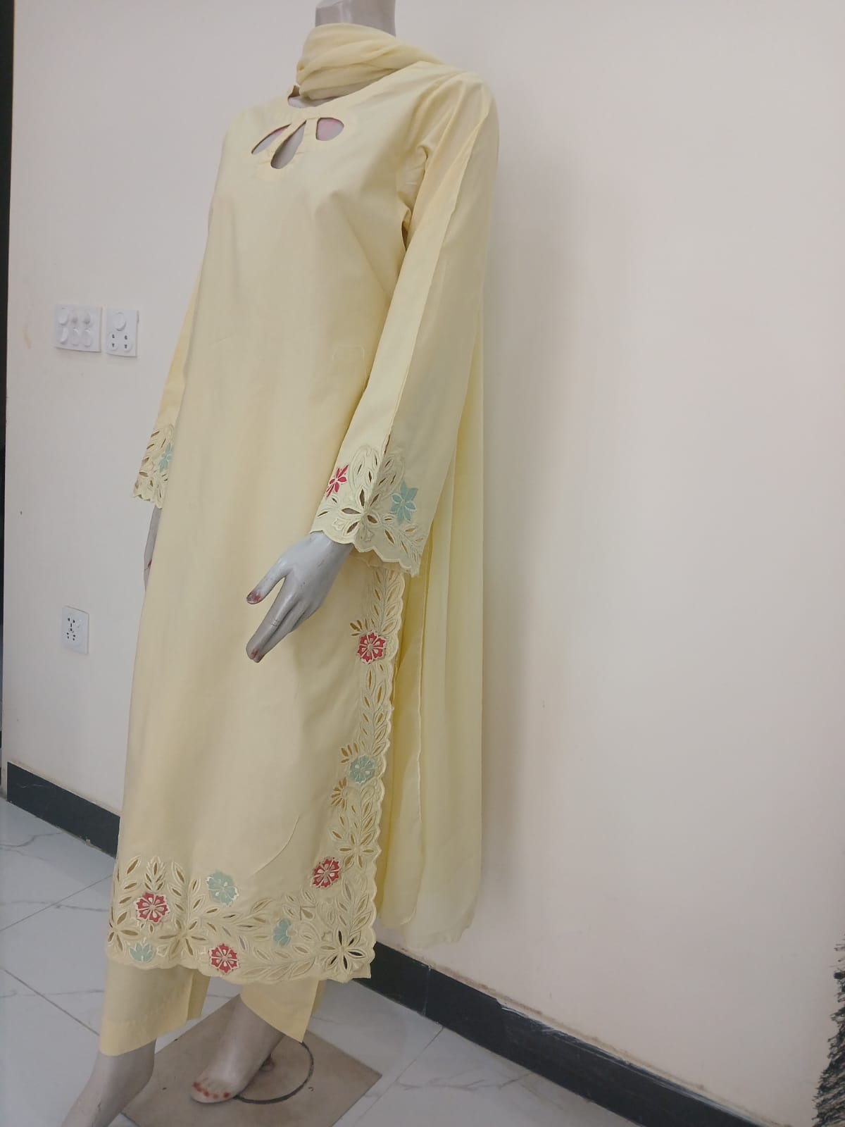 3-Piece Machine Embroidered Lawn Cotton Suit with Cutwork & Appliqué – Premium Quality