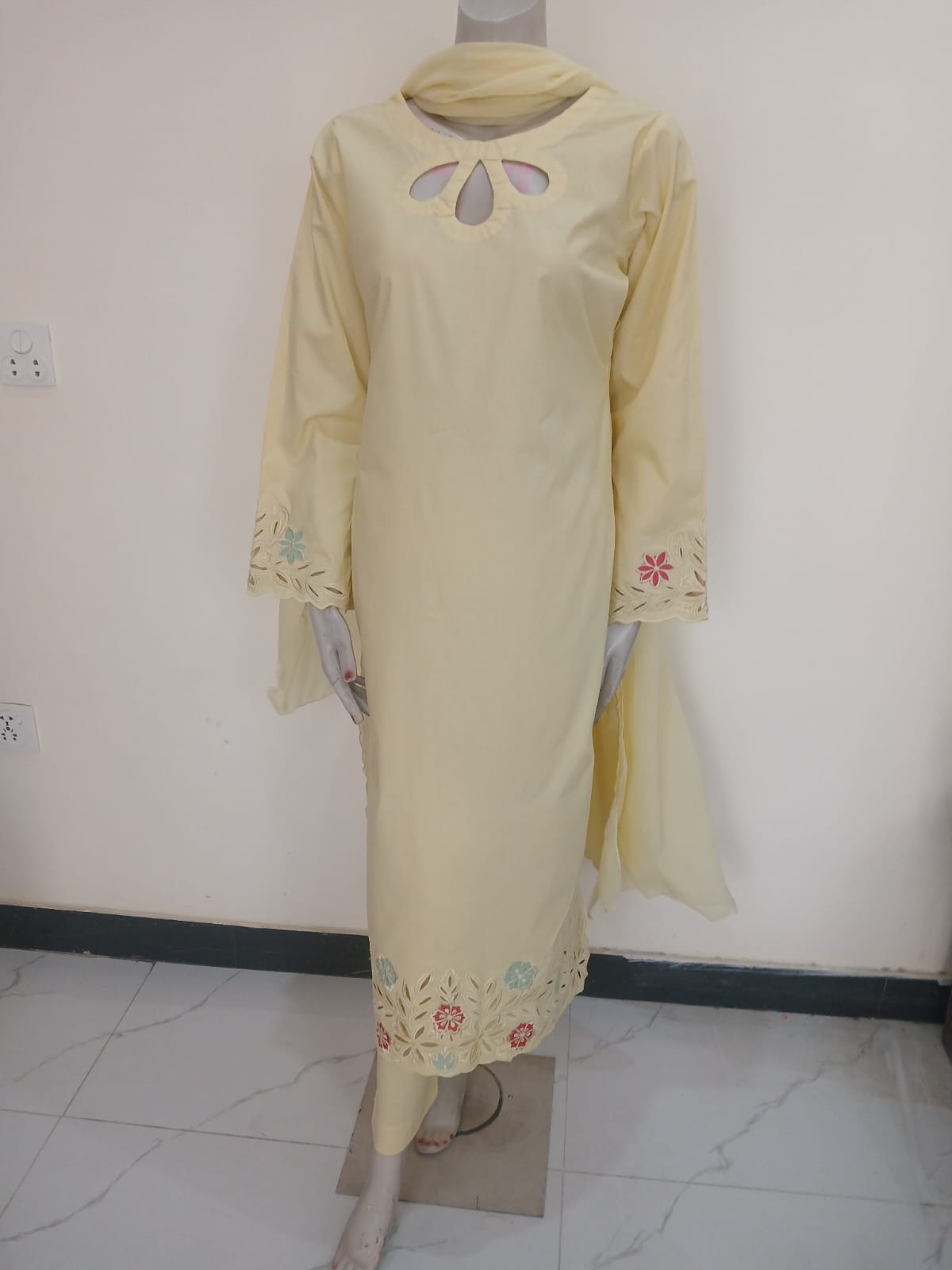 3-Piece Machine Embroidered Lawn Cotton Suit with Cutwork & Appliqué – Premium Quality