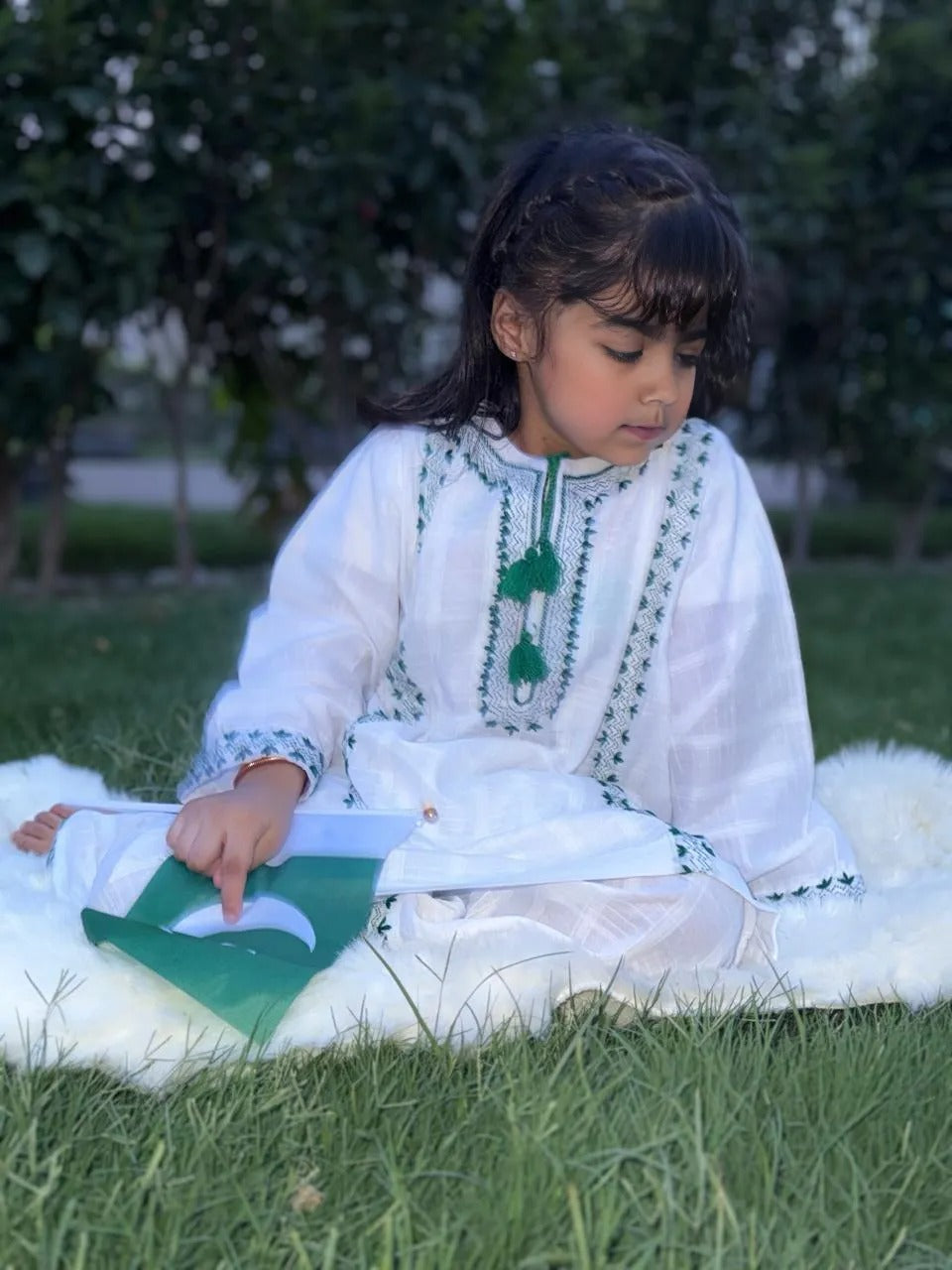 White Lawn Cotton Shalwar Kameez with Green Handmade Embroidery – 14th August Special