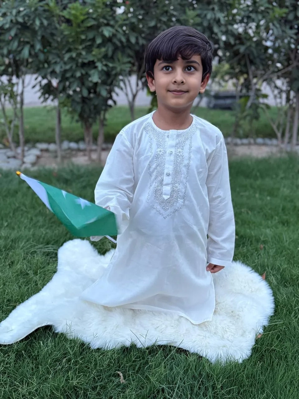 Boys White Kurta with Patti Embroidery & Plain White Shalwar – 14th August Special