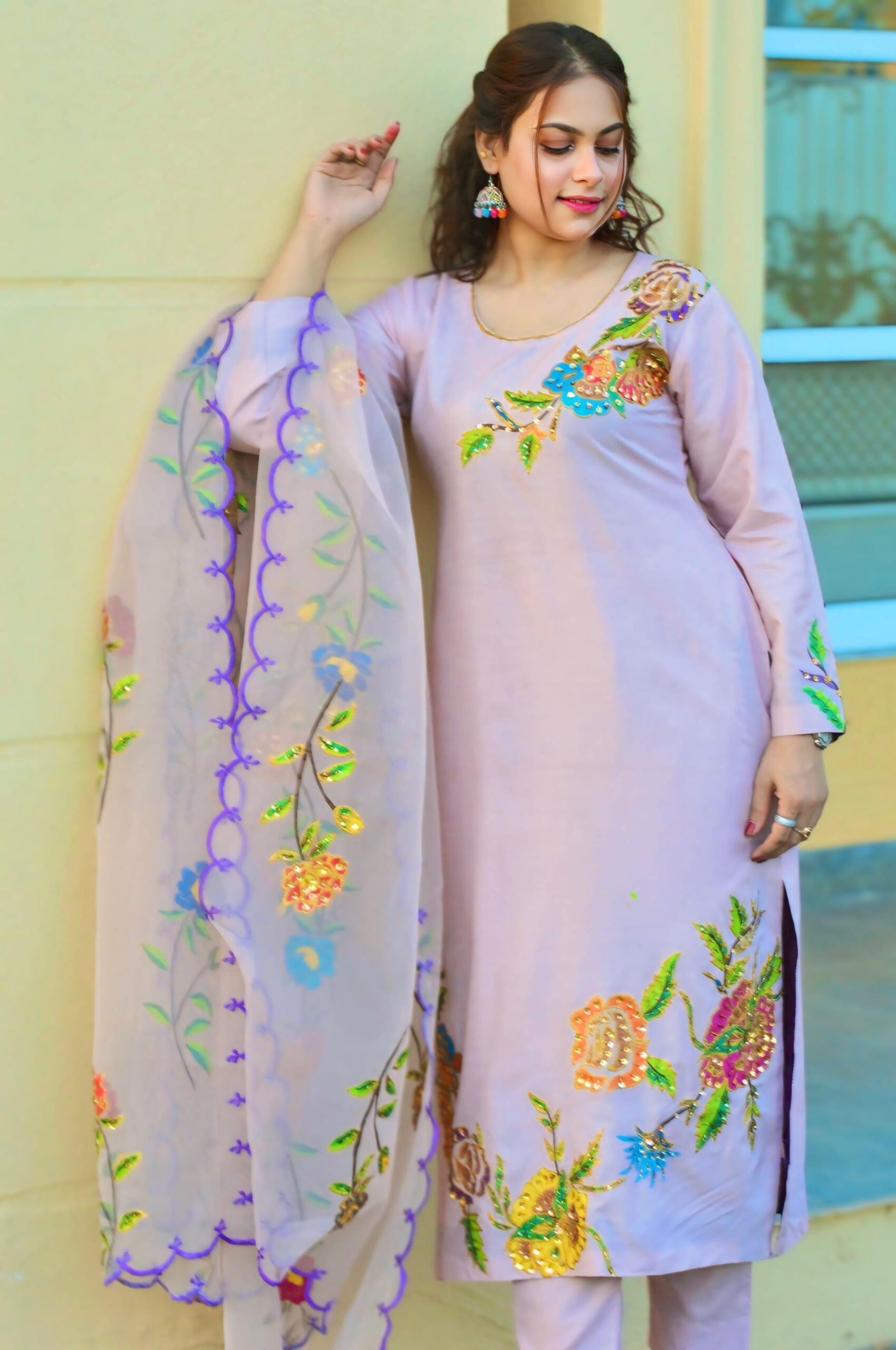 Painted Collection by Libas-e-Mussarat ‚ Where Art Meets Elegance